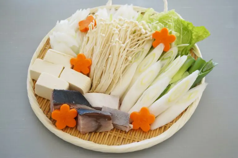 しゃぶしゃぶに入れたい具材はこれ!おいしく食べる調理法も紹介