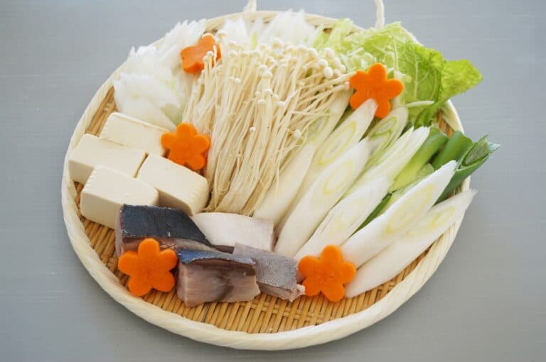 しゃぶしゃぶに入れたい具材はこれ!おいしく食べる調理法も紹介