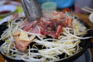 ジンギスカンの食べ方完全ガイド!焼き方とタレで本格札幌の味を再現